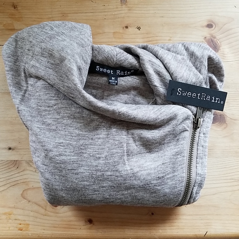 🐘 BRAND NEW cozy zip up sweater w pockets 🐘